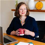 I provide tailored coaching sessions in leadership skills to help you progress your career and present yourself with confidence.